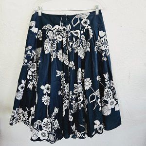 Josephine Chaus Woman Navy Floral Full Pleat Skirt Flowy 8 Knee Pockets Cotton